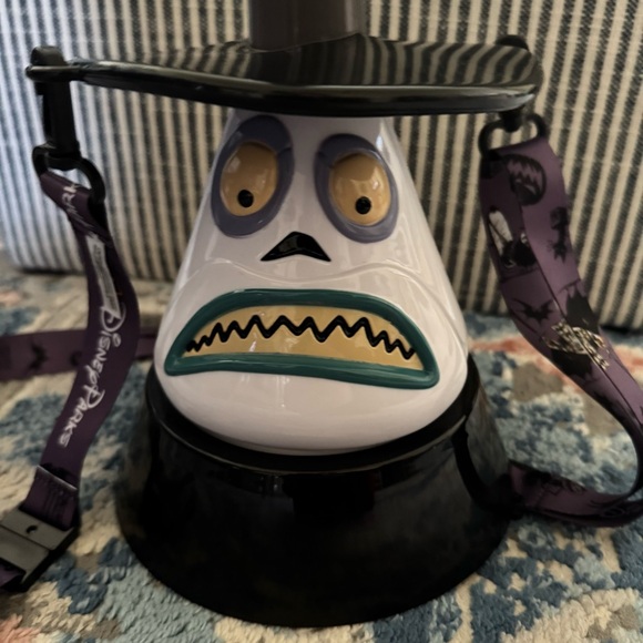 Disneyland The Nightmare Before Christmas Oogie boogie bash Mayor Sipper - Picture 5 of 13